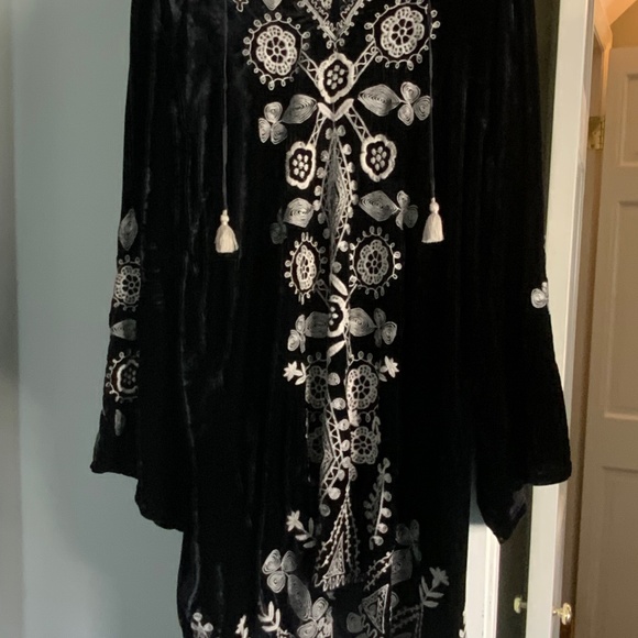Johnny Was Liona Velvet Kimono Sleeve Dress Flowers Embroidery Black XL - Picture 5 of 6